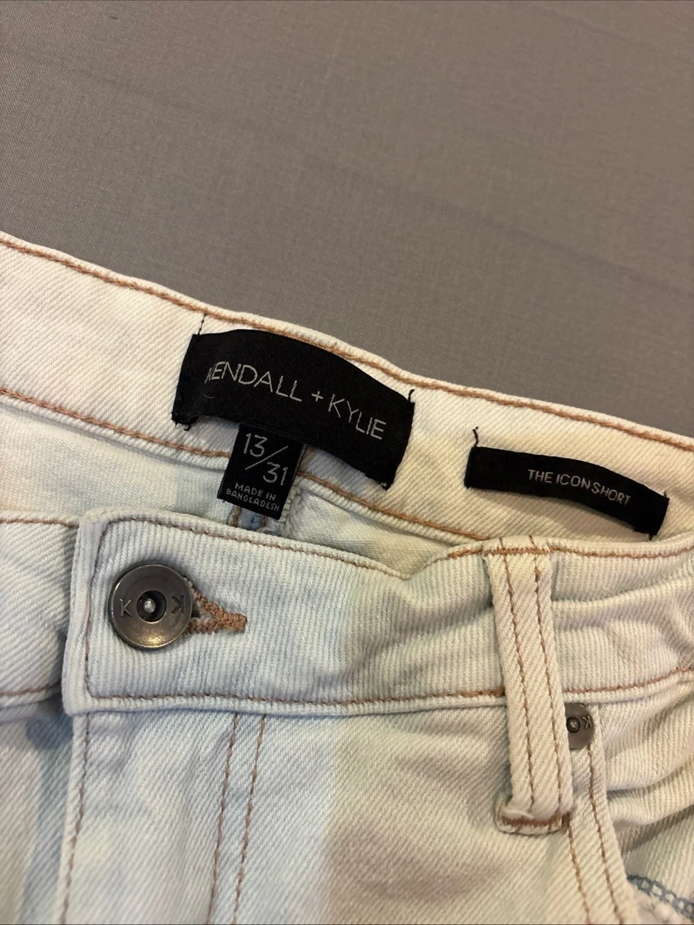 Kendall & Kylie The Icon Short Distressed High-Rise Jean Shorts Size 13/31
